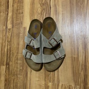 Birkenstock, Arizona Soft Footbed Sandal
Taupe
41 EU Regular/Wide